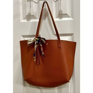 UNBRAIDED - Faux Pebbled Leather Tote with Tassel. Great Condition!